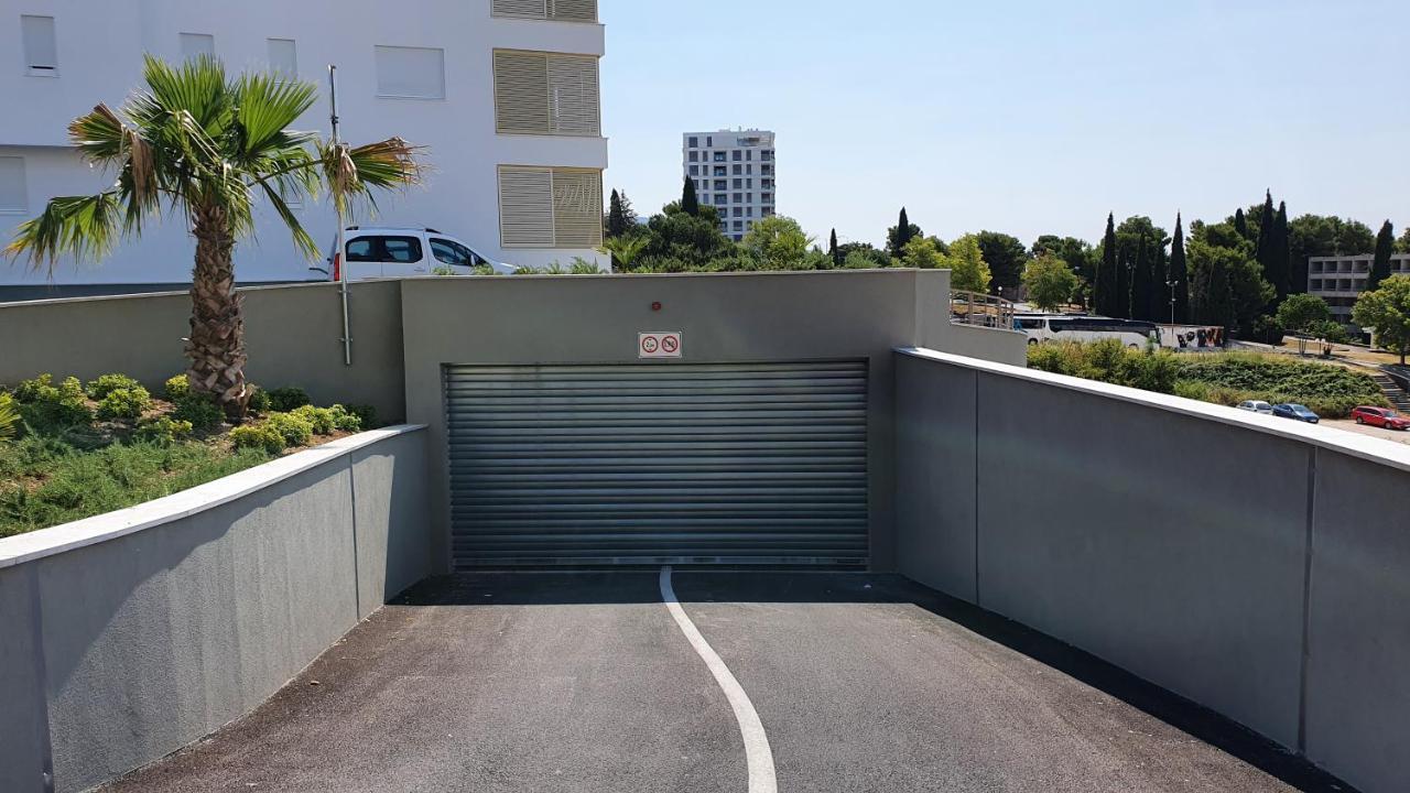 Luxury Apartment 4Seasons With Garage スプリト エクステリア 写真