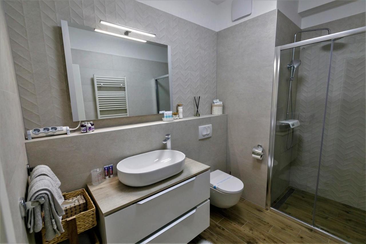 Luxury Apartment 4Seasons With Garage スプリト エクステリア 写真